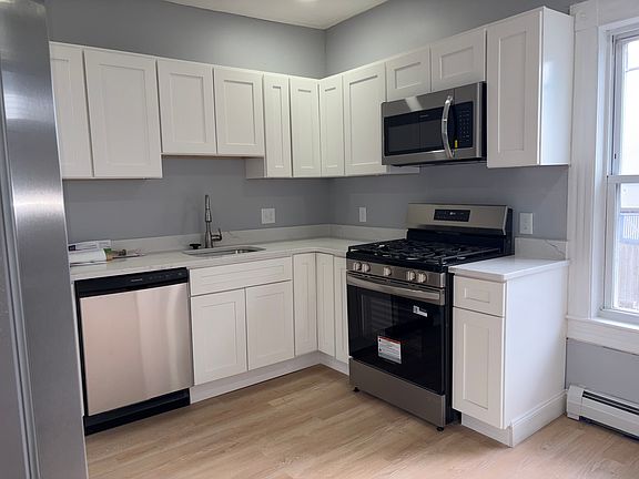 2nd image of 27 Burtt St #1