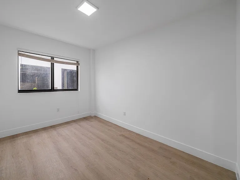 newly renovated in Little Havana! 1/1 $1,800/m & 2/1 $2,000/m, remodelados en Little Havana. — Photo 10