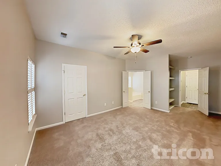 110 Fawnhill Ct — Photo 15