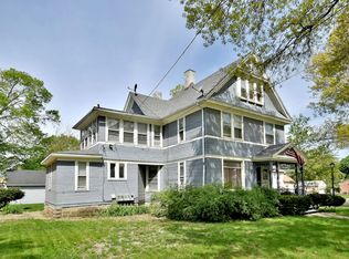 460-462 Iowa Ave, Aurora, IL 60506