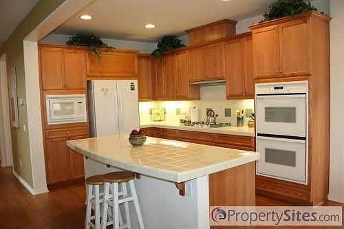 4th image of 361 Town Forest Ct