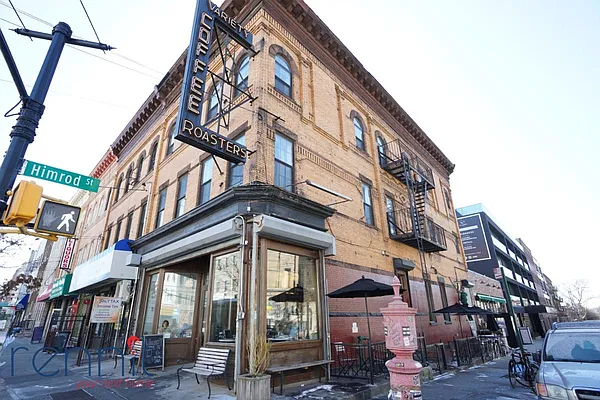 Rented by Rennit Inc. | media 50