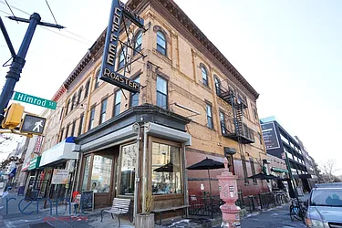 Rented by Rennit Inc.