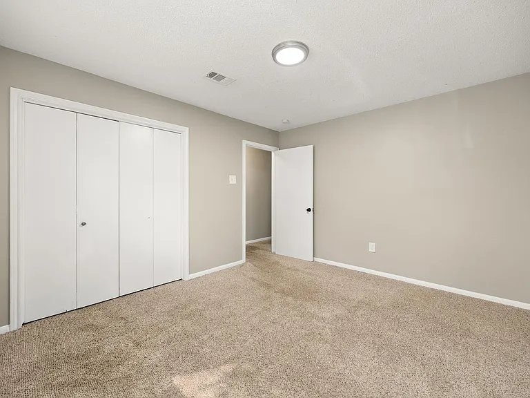 5923 Pebble Springs Dr — Photo 30