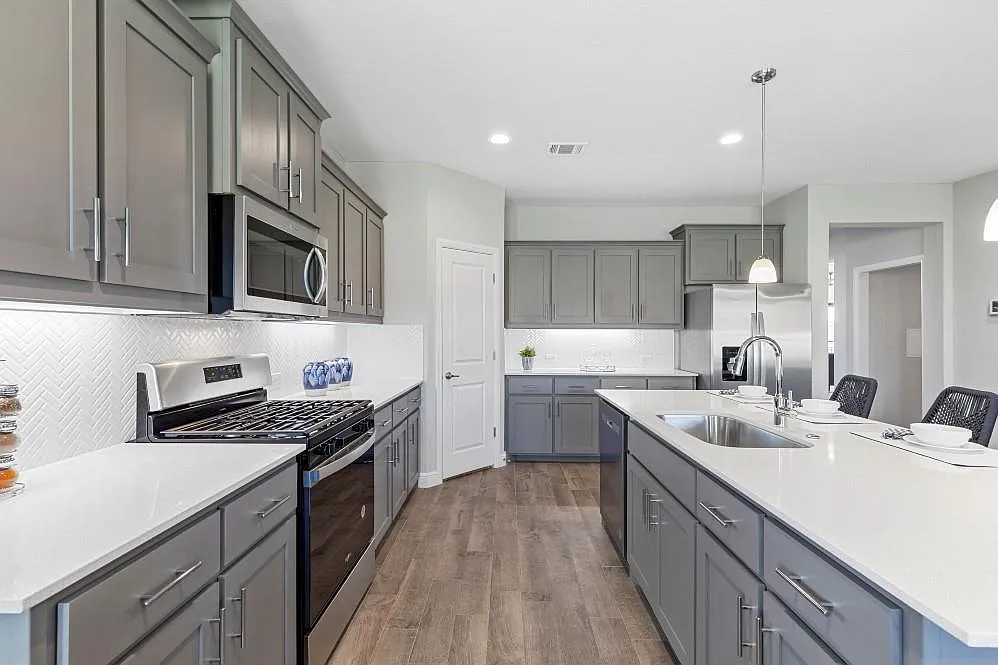 4 bed, 2014 sqft, $2,999 — Photo 1