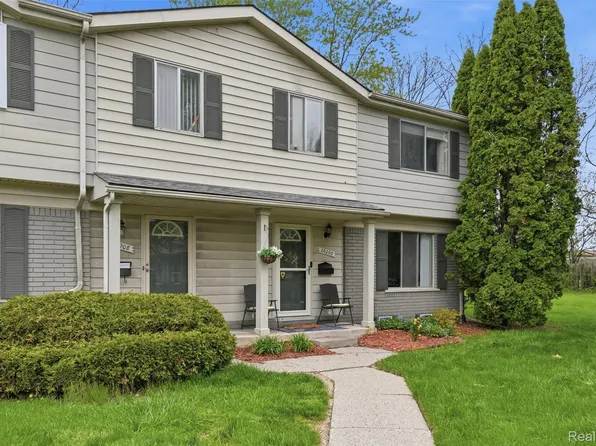 26200 Franklin Pointe Dr, Southfield, MI 48034