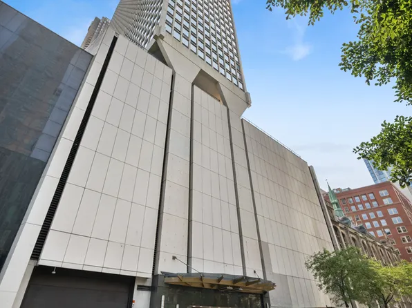 111 E Chestnut St APT 47F, Chicago, IL 60611