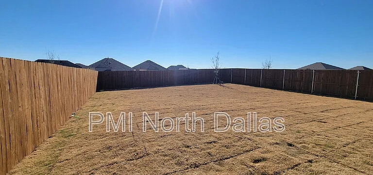 2633 Oneida Ln — Photo 6