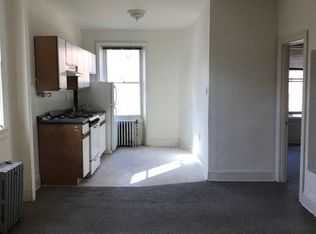 916 Pine St APT 3F, Philadelphia, PA 19107