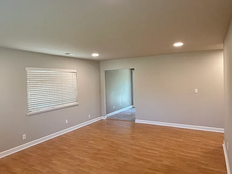 3181 Calzar Dr — Photo 16