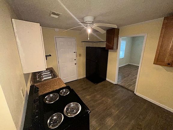 5th image of 4501 Briggs St