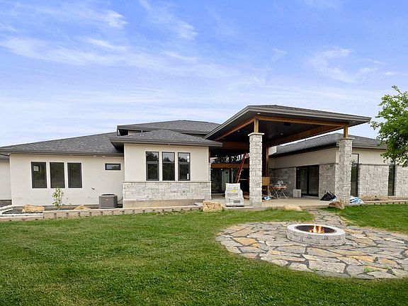 4th image of 583 Comanche Ridge