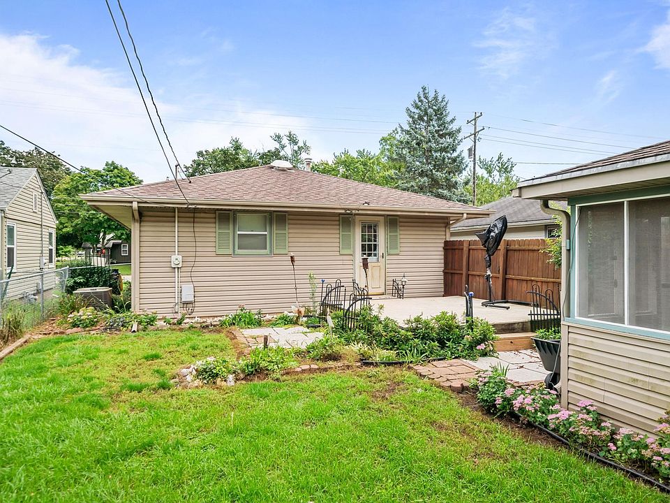 31st image of 3042 Huffman Blvd