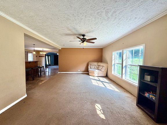 3rd image of 1925 Murphy Rd