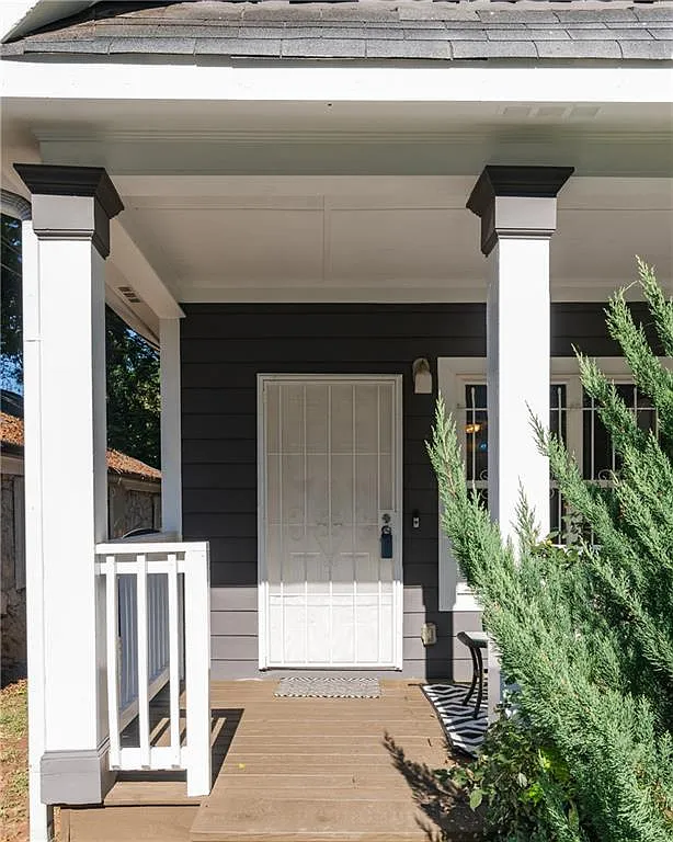 3 bed, 2.0 bath, 1093 sqft, $1,950 — Photo 2