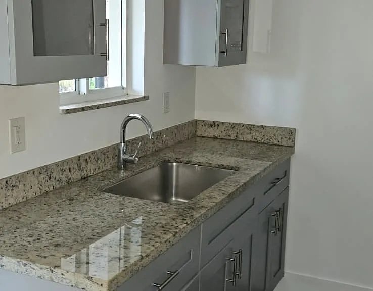 9005 NE 8th Ave #9 — Photo 3