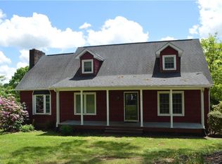 117 Ridgecrest Dr, Mount Airy, NC 27030