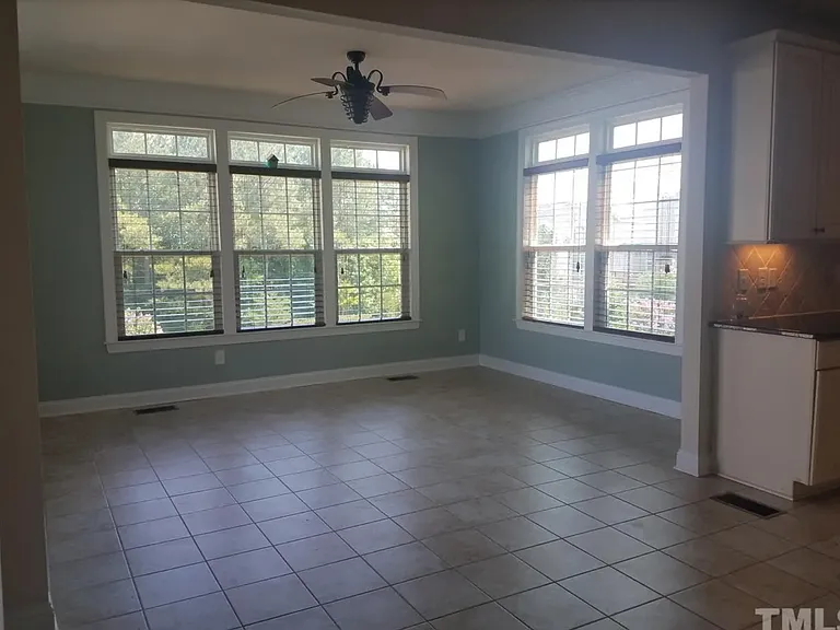 420 Hilliard Forest Dr — Photo 13