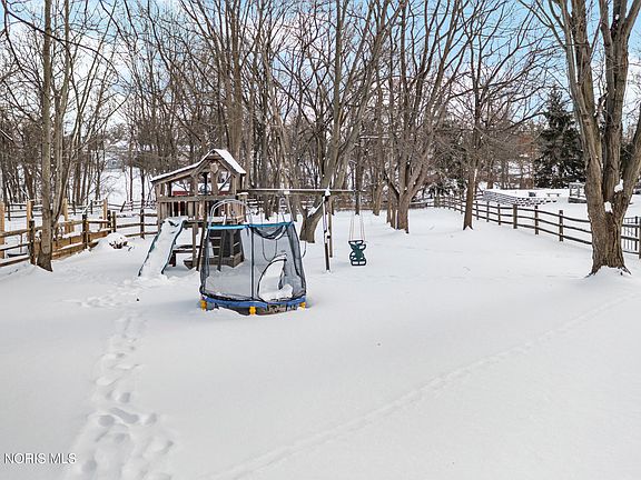 3rd image of 345 Hillside Dr
