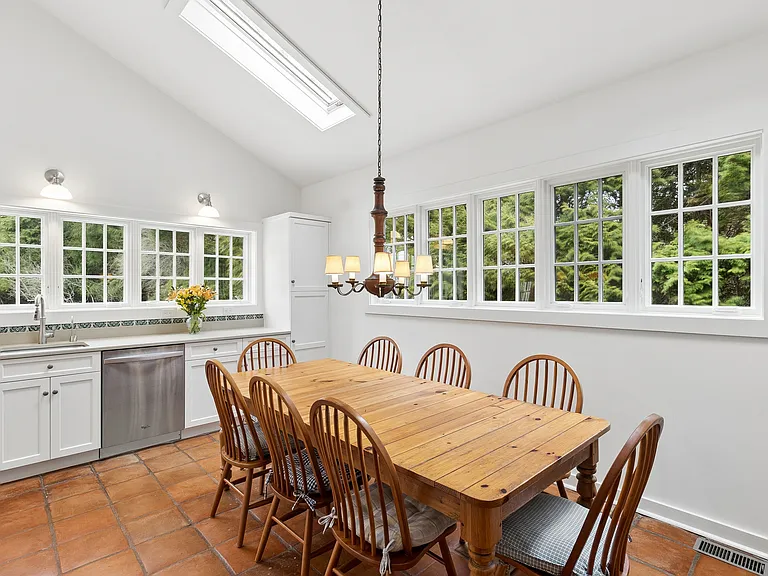 130 Montauk Hwy — Photo 12