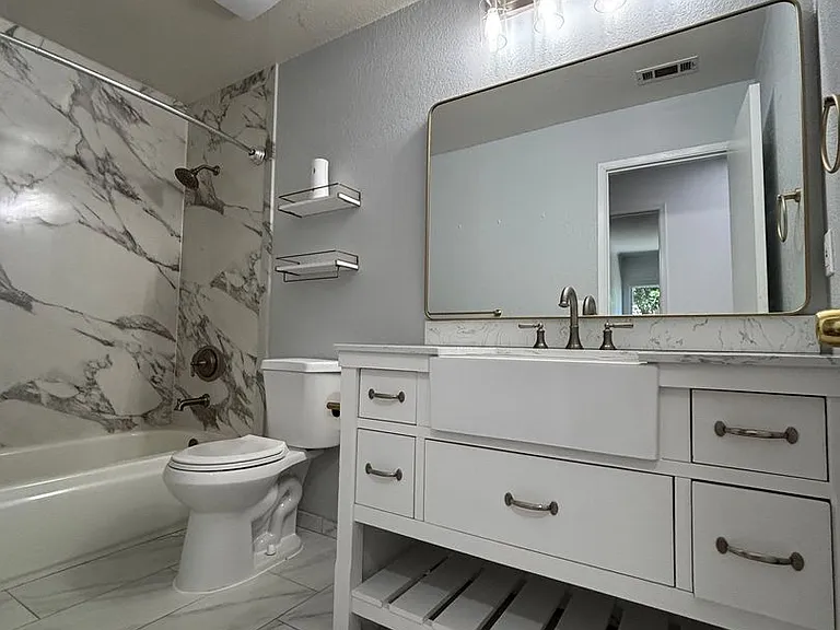 2102 California Dr — Photo 30