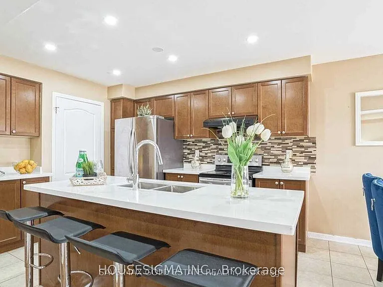 57 Robert Parkinson Dr — Photo 5