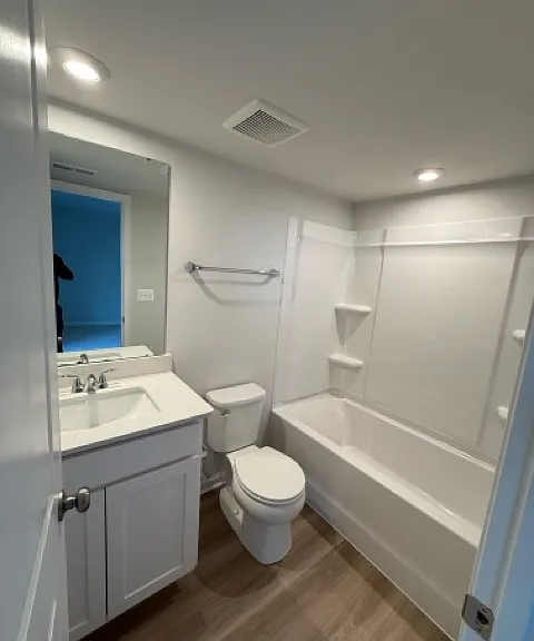 62 Saxon St — Photo 16