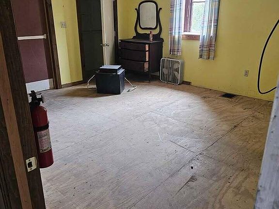 3rd image of 55 Lower Brandt Rd