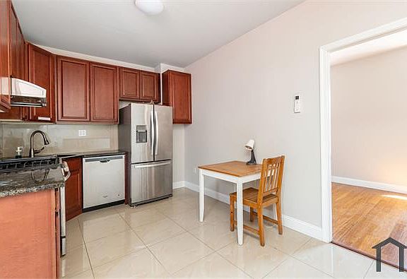 5th image of 3803 Haverford Ave Floor 3