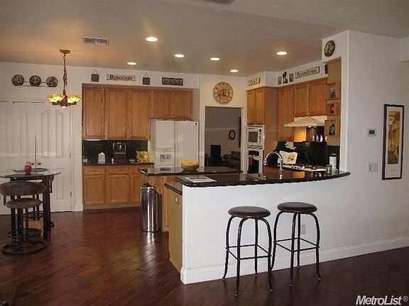 4th image of 1105 Buckbrush Dr