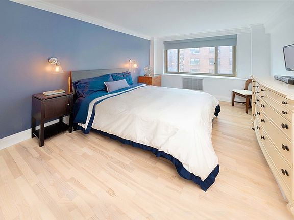 5th image of 425 E 63rd St APT E10e