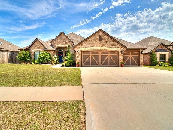 2nd image of 708 Samantha Ln