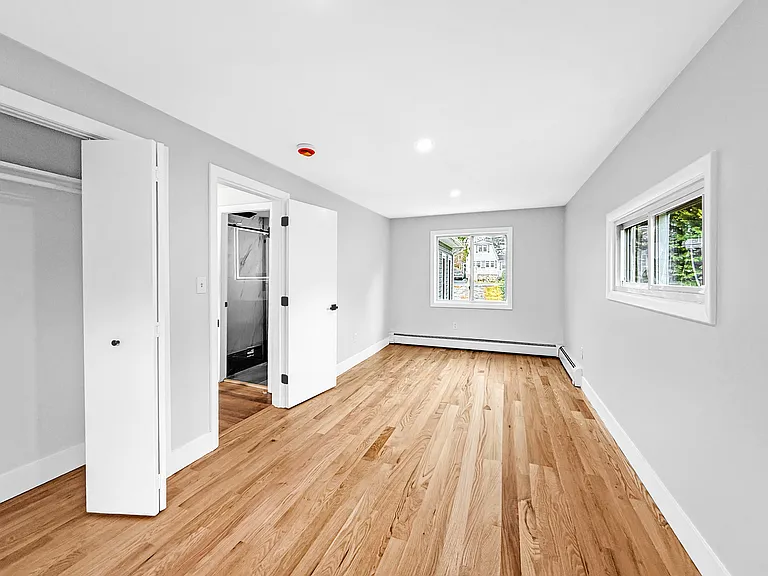 21 Burlington Rd — Photo 18