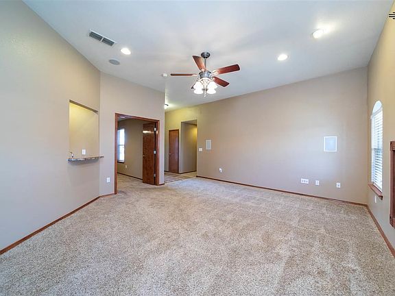 4th image of 4008 Mariah Dr