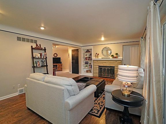 5th image of 7252 Longfield Dr
