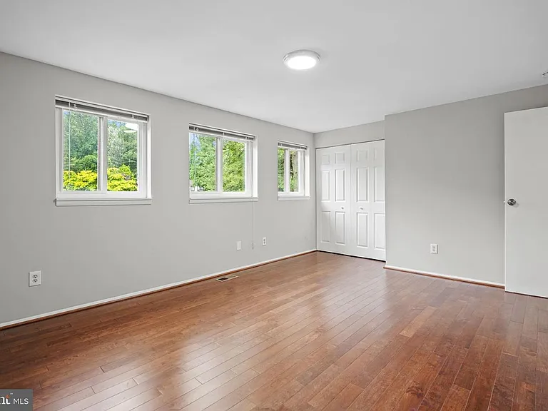 5863 Jacksons Oak Ct — Photo 16