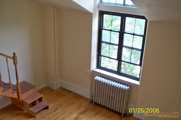 Rented by aptsandlofts.com | media 11