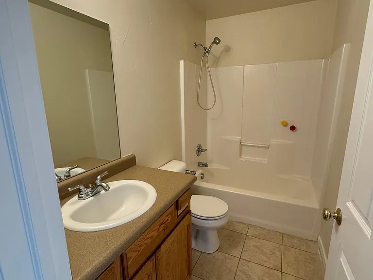 223 S 9th St — Photo 22
