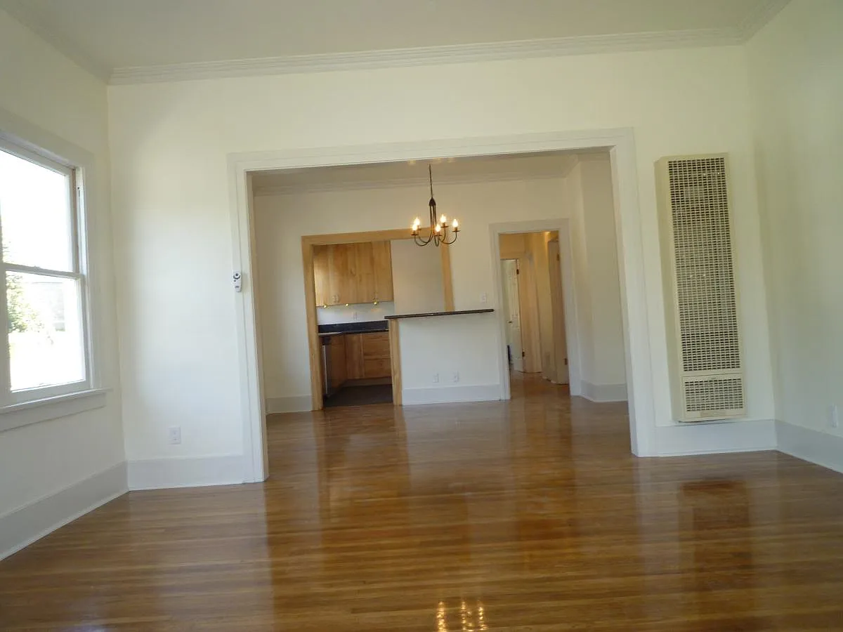 1 bed, 900 sqft, $2,550 — Photo 2