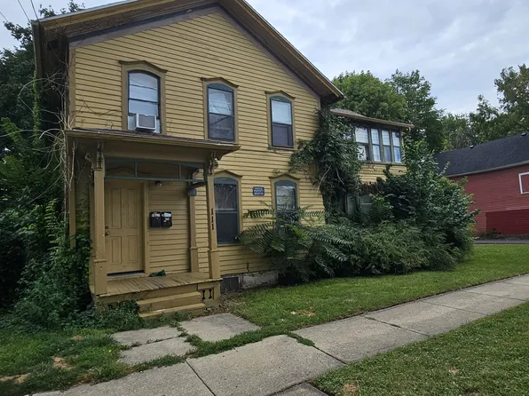 111 Blackhawk Ave, Aurora, IL 60506