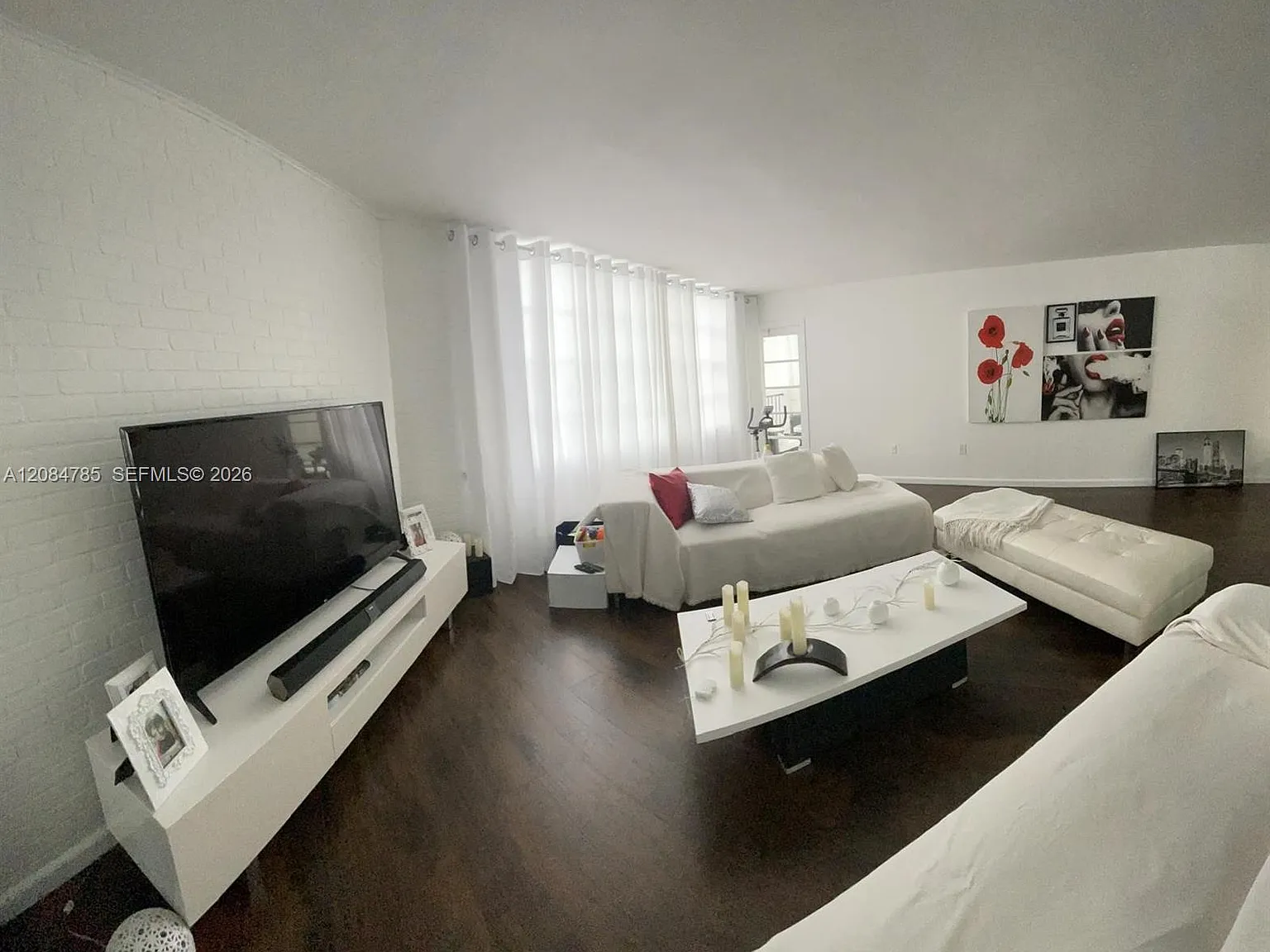 Commodore Plaza Condo — Photo 1