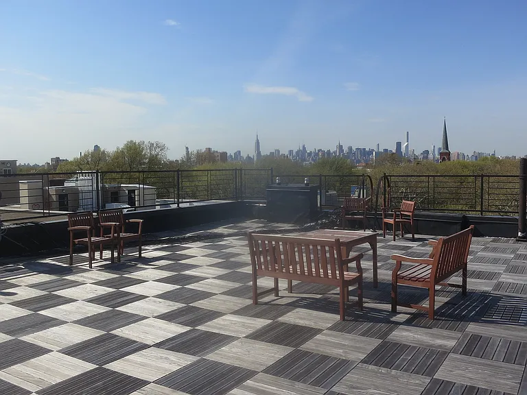 206 Scholes St #25 — Photo 10
