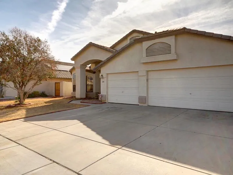 12715 W Cambridge Ave — Photo 14