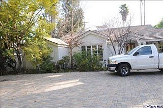 2nd image of 4714 Cahuenga Blvd