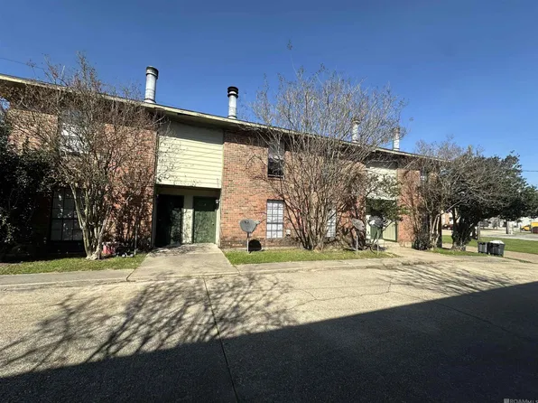 1737 Southpointe Dr, Baton Rouge, LA 70808