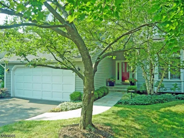 148 Smoke Rise Rd, Bedminster, NJ 07921