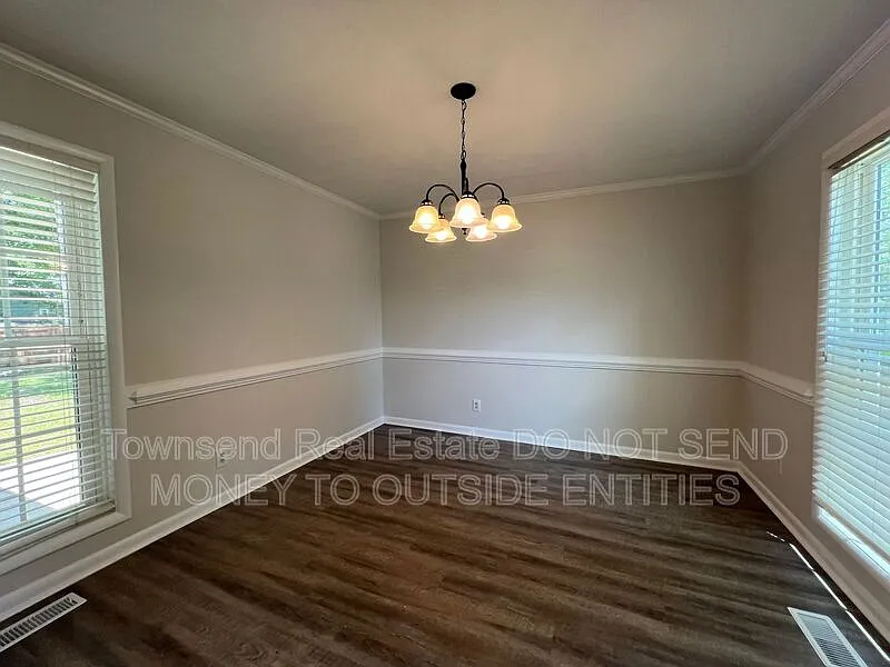 3 bed, 2.0 bath, 1364 sqft, $1,645 — Photo 4