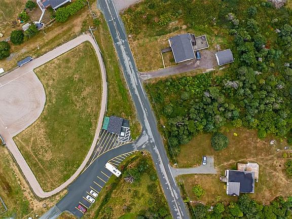 4th image of 809-811 Main Road