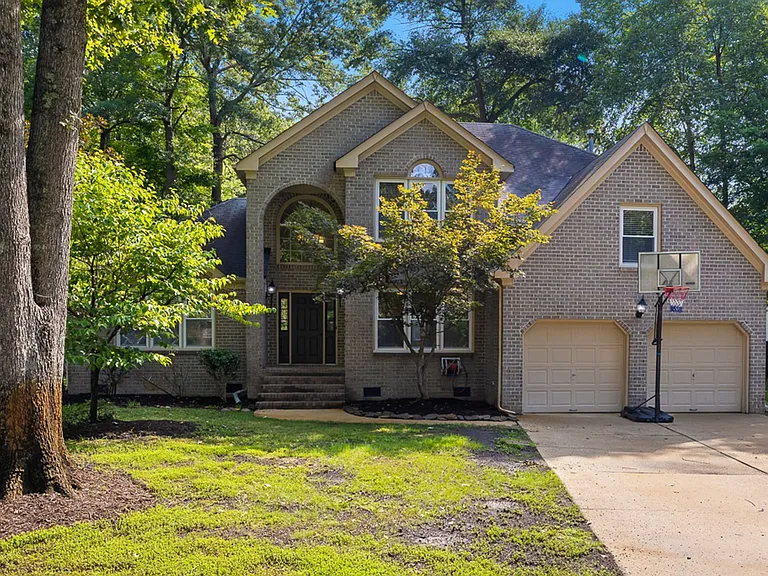 501 Asbury Ct — Photo 1