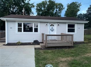 487 W Willowview Dr, Akron, OH 44319